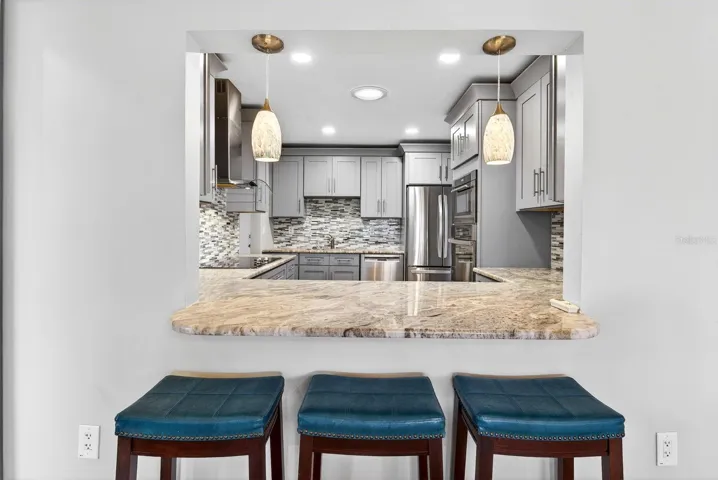 Breakfast Bar with seating