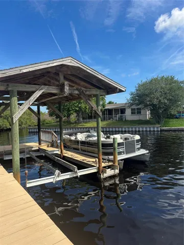 Covered Boat Lift