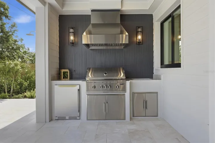 Outdoor Kitchen