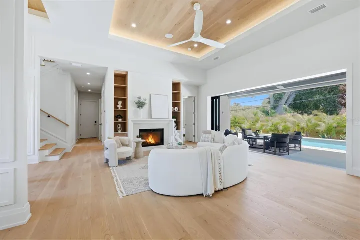 Great Room, Fireplace Feature Wall
