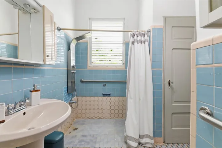 BATHROOM IN MASTER ROOM
