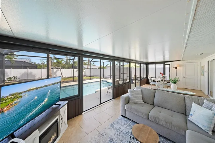 Enclosed Lanai Under Air