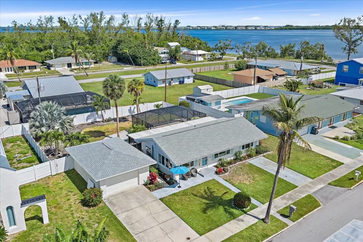 Aerial View Front - Steps to the Water