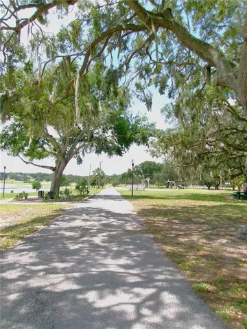 Lake Wailes Park trail