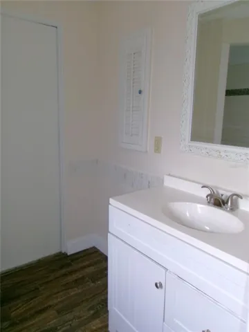 Master bedroom bathroom