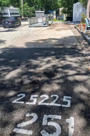 Lot Entrance, Super easy access