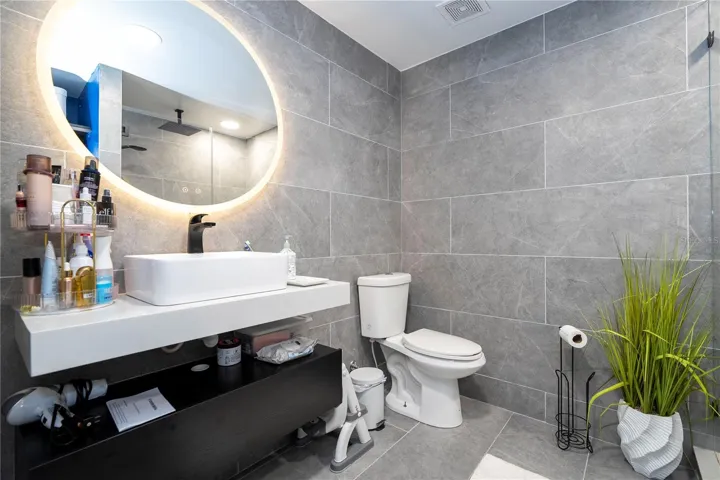 2nd bathroom