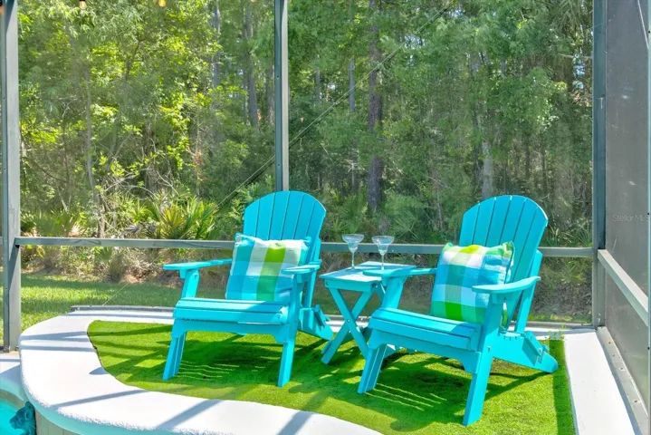 And another cool spot to have a drink and relax in this gorgeous setting