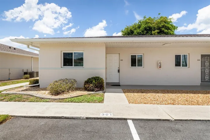 Single story condo