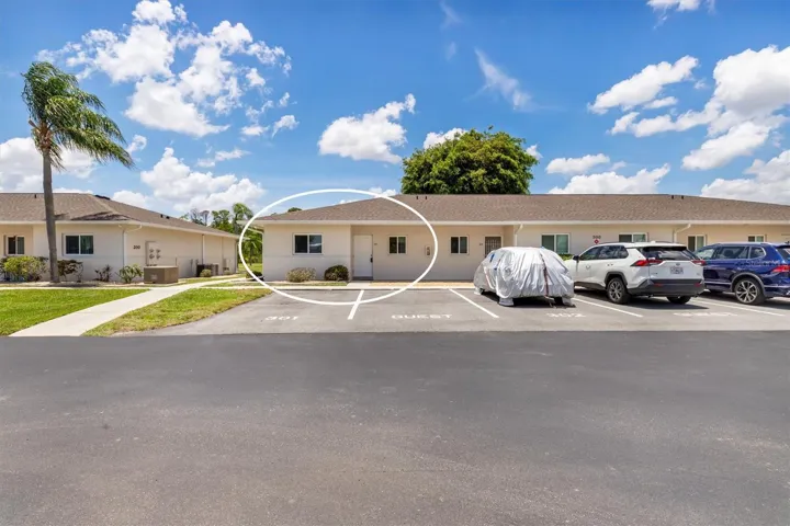12538 SW Kingsway Cir #301