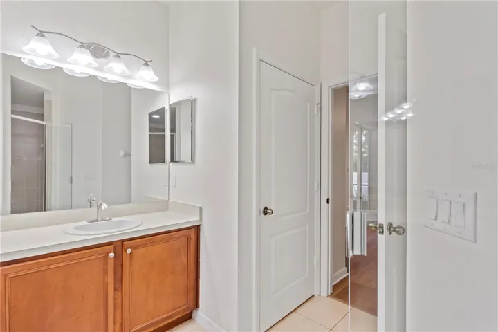 En-Suite Bathroom with Private Water Closet