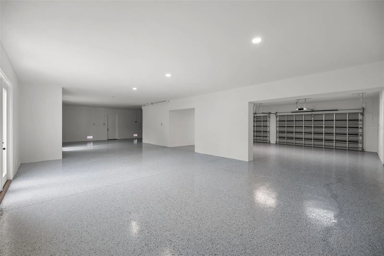 Multi-car garage