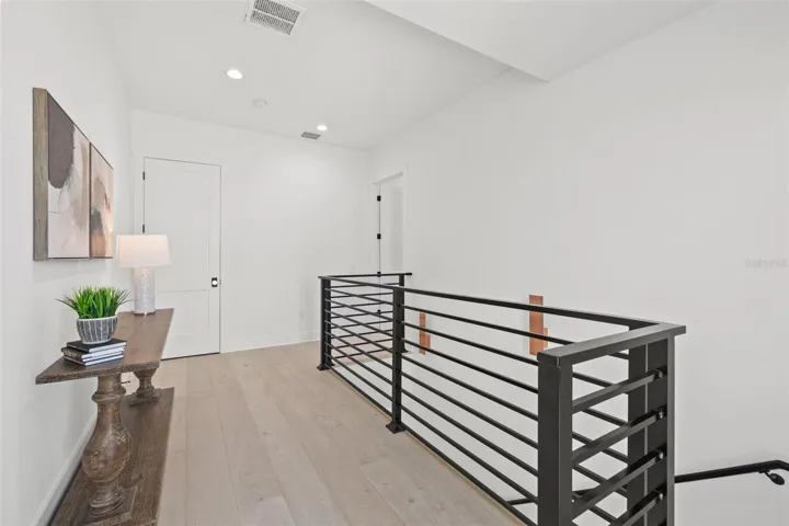 Primary suite laundry