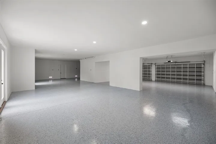 Multi-car garage