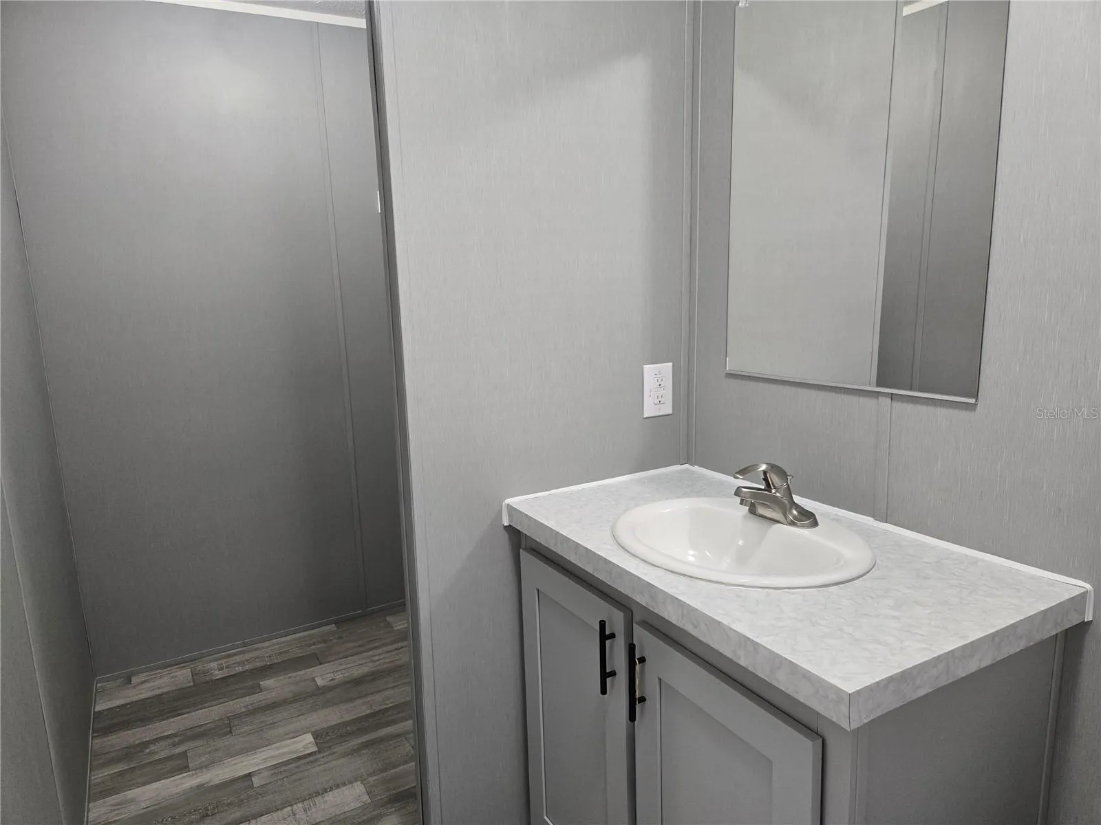 Walking Closet and principal bath