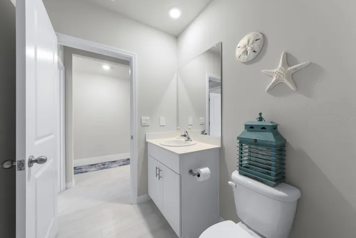 Guest bathroom cont.