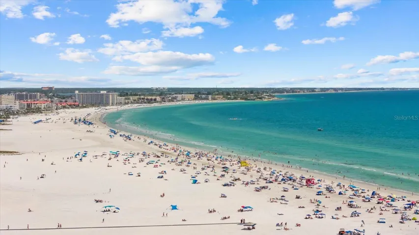 World famous Siesta Key Beach just a 6 min. bike ride away and the Village shops 5 min. further.