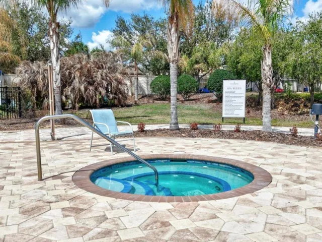 The community hot tube offers residence a relaxing way to end your busy day.