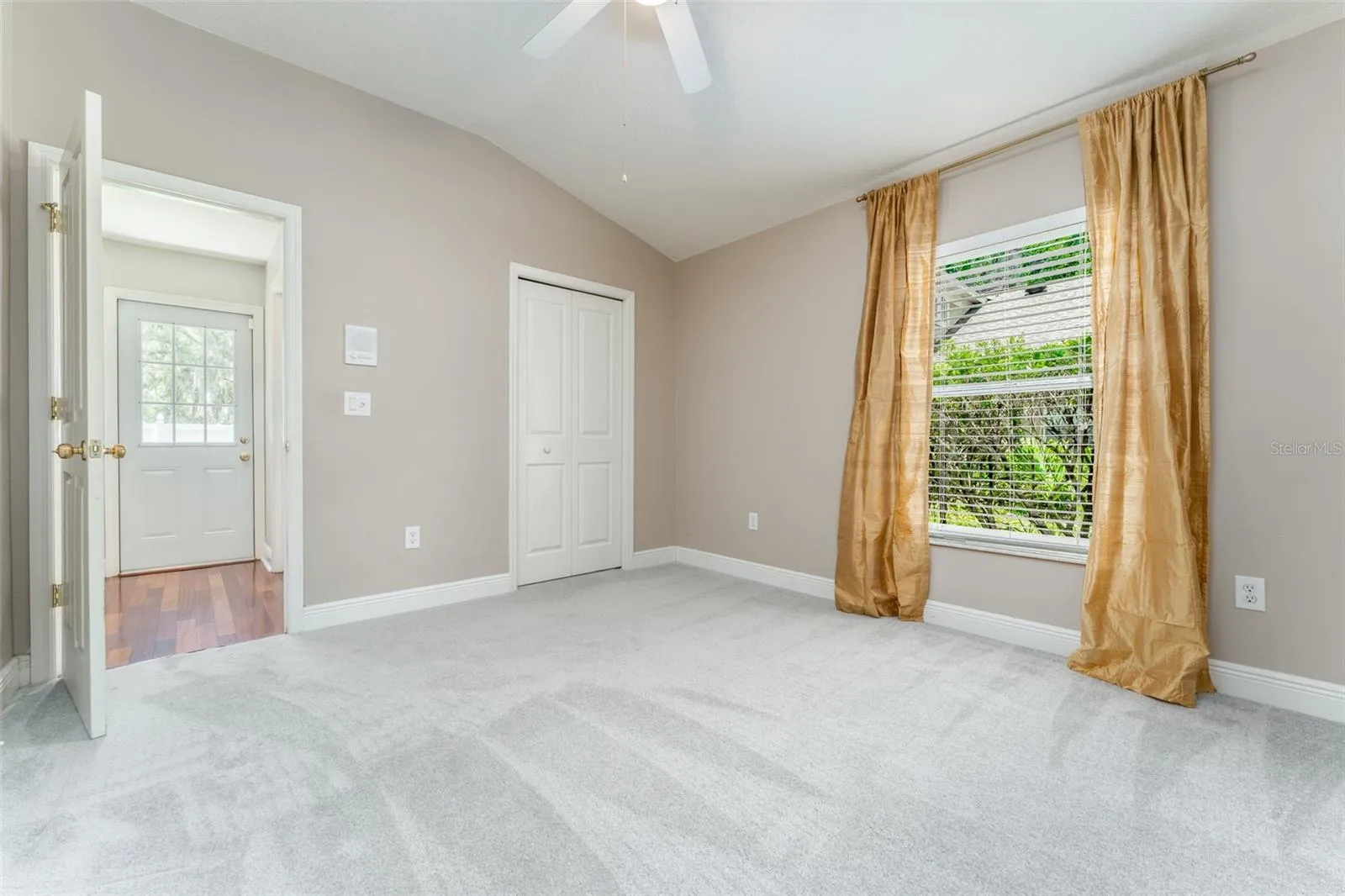 Bedroom 4,New Carpet