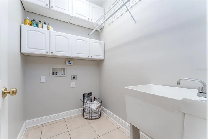Laundry w Wash Tub Sink