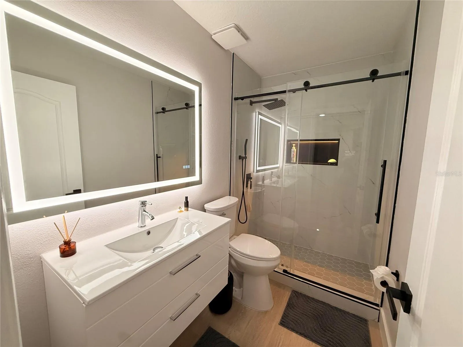 Secondary bathroom