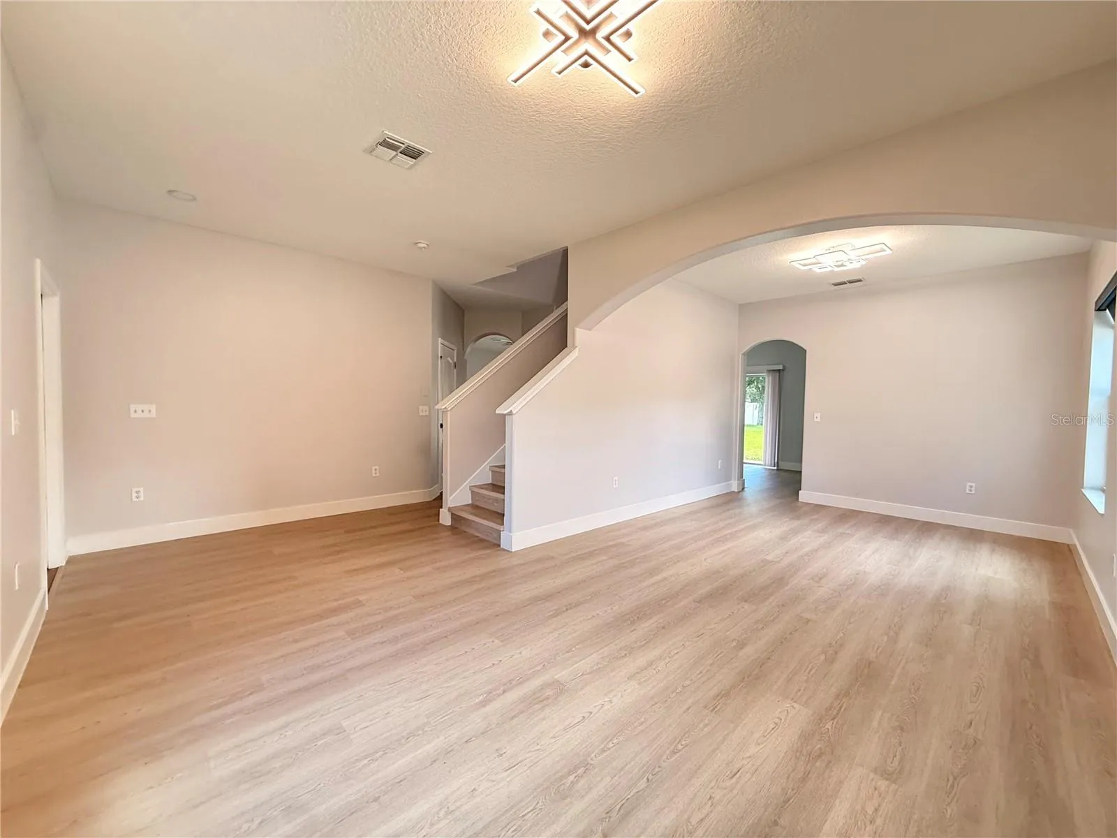 front living room/dining room