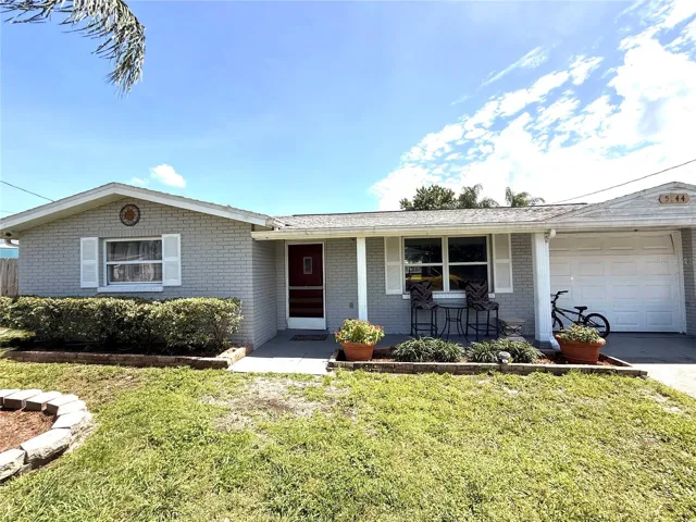 2 bedroom 1.5 bath:  Flex room used as a 3rd Primary bedroom that looks out over the lake.