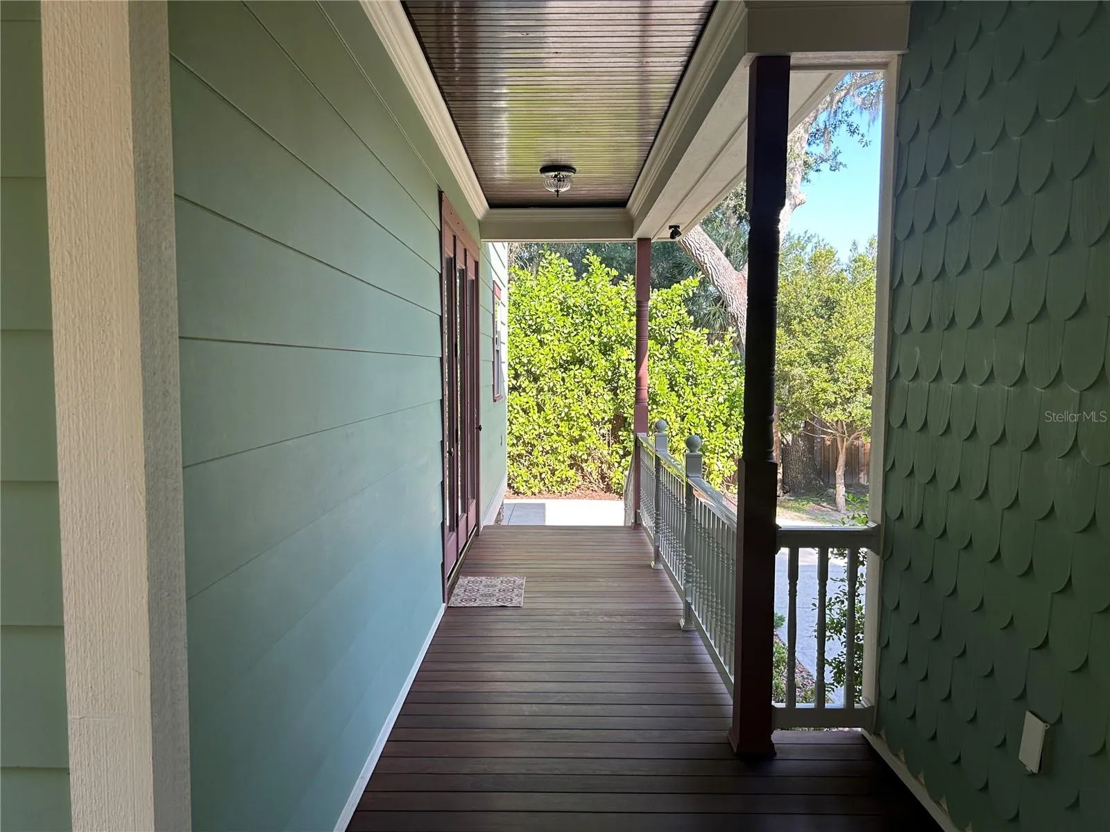 Breezeway from garage to Kitchen / Breakfast Nook