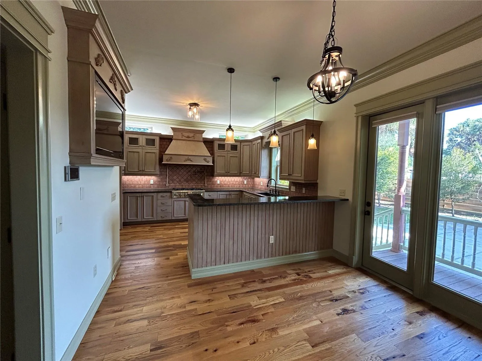 Breakfast Nook to Kitchen