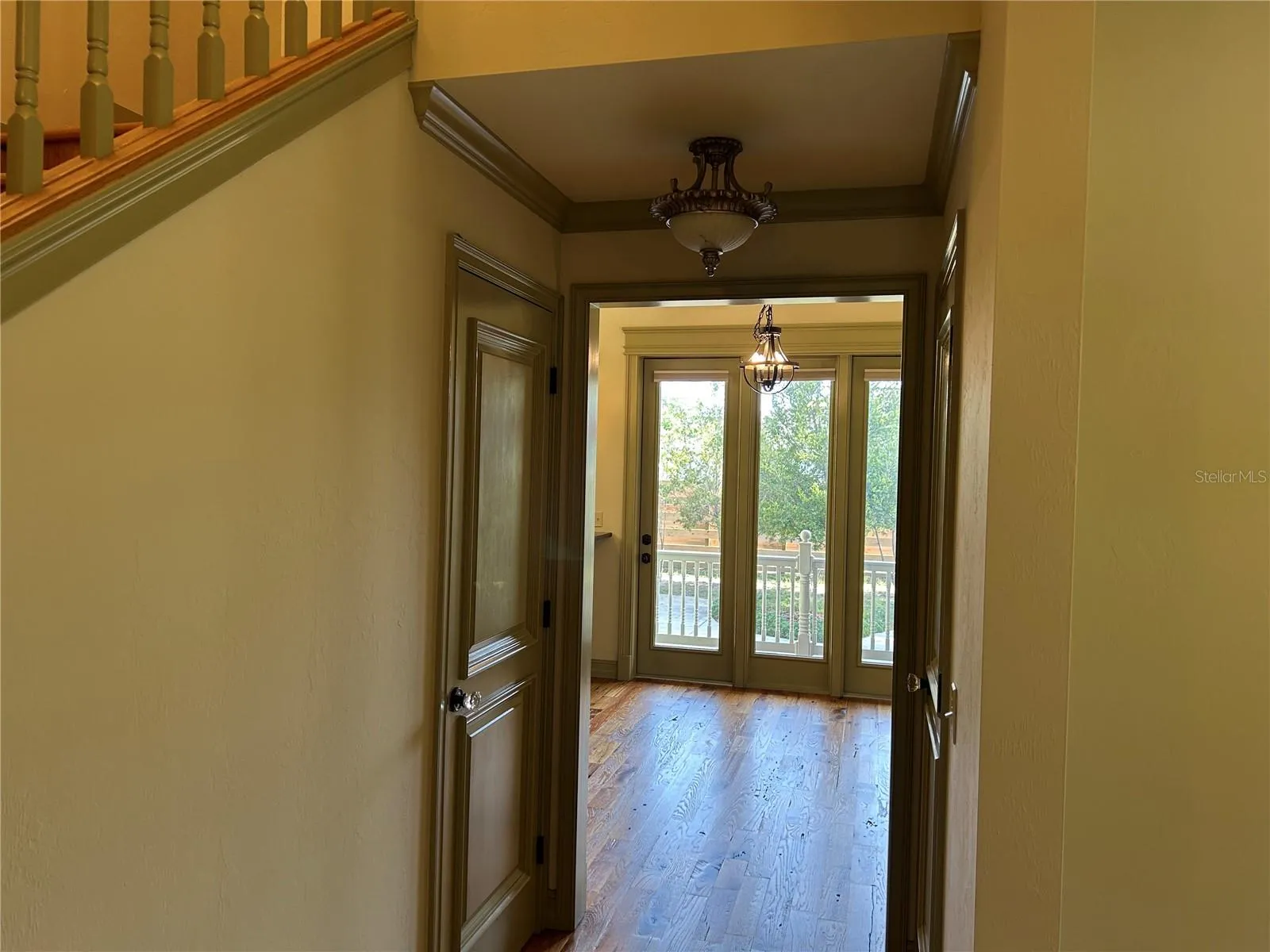 Foyer hall to Breakfast Nook