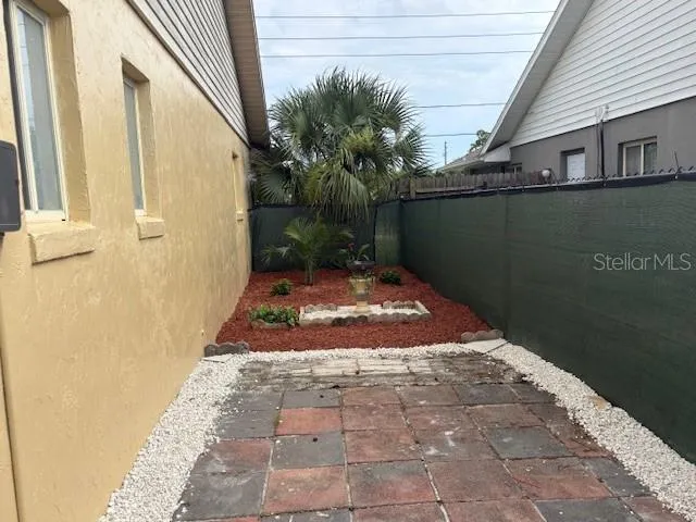 Side yard patio and garden