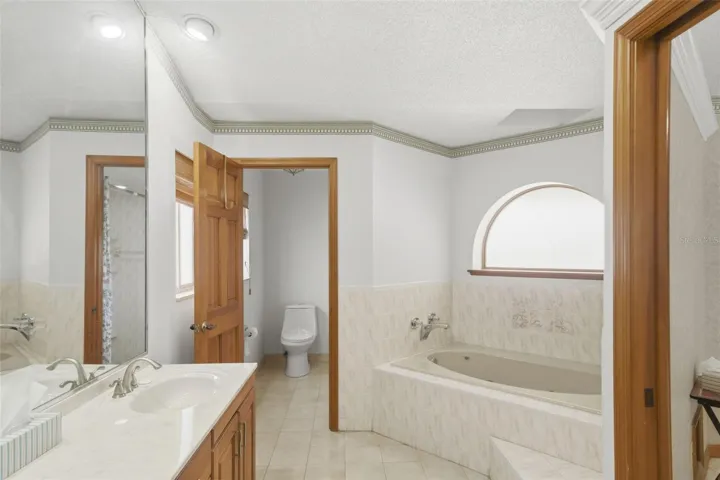 Primary bathroom #1 with jacuzzi tub