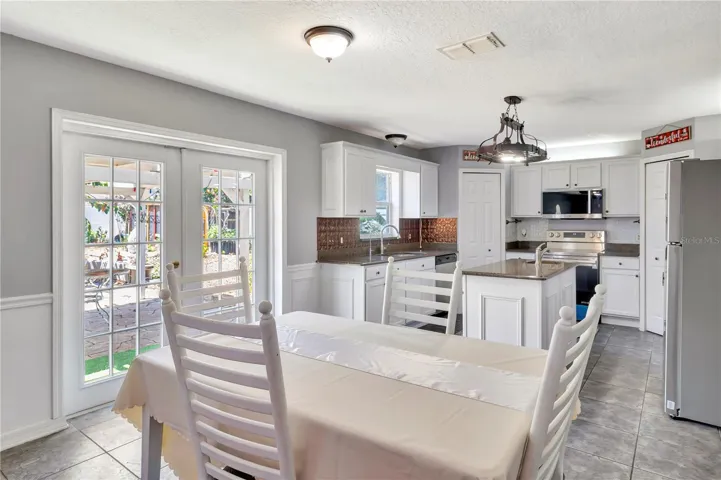 Eat in Kitchen