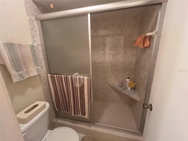 Master walk in shower