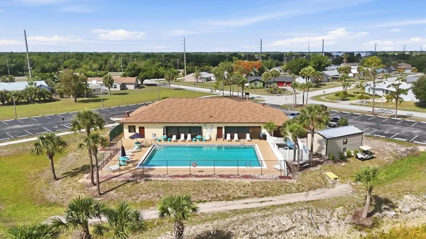 Recreational Center with 2 pools