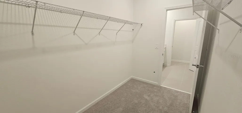 Master Huge Walk-in closet