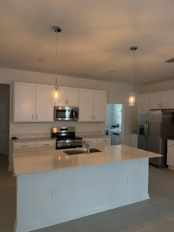 Kitchen island pendants