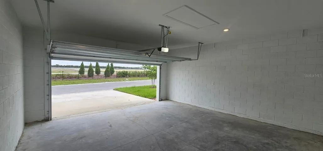 2 Cars Garage
