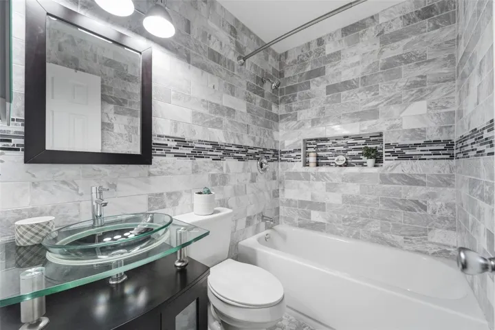 Full Bathroom #3