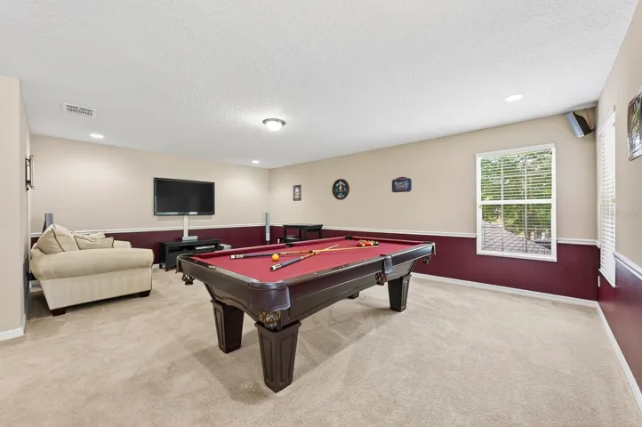Huge bonus/gaming loft.