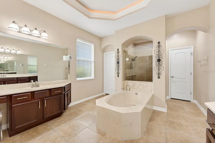 Primary en-suite bath.
