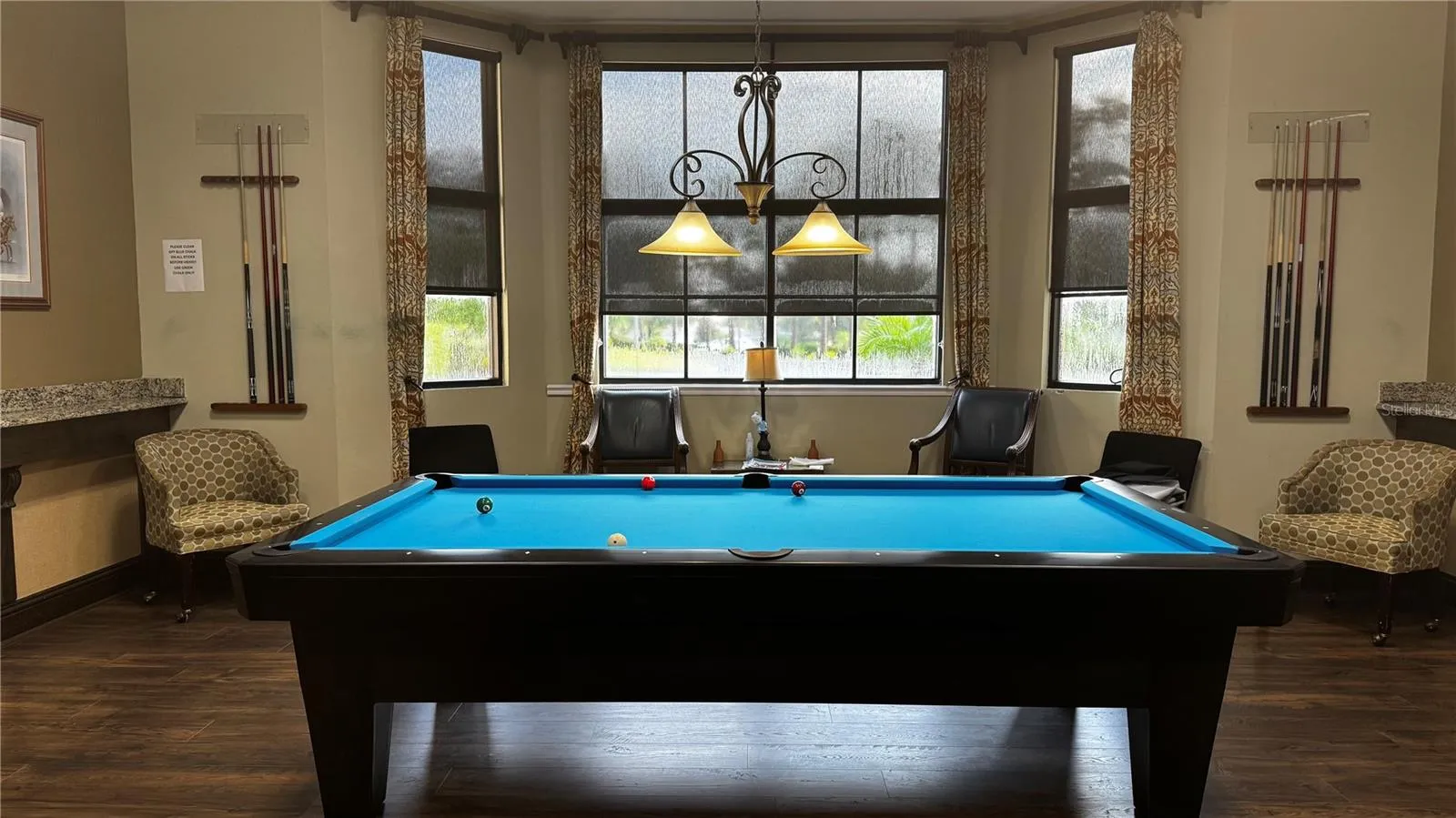 POOL TABLE