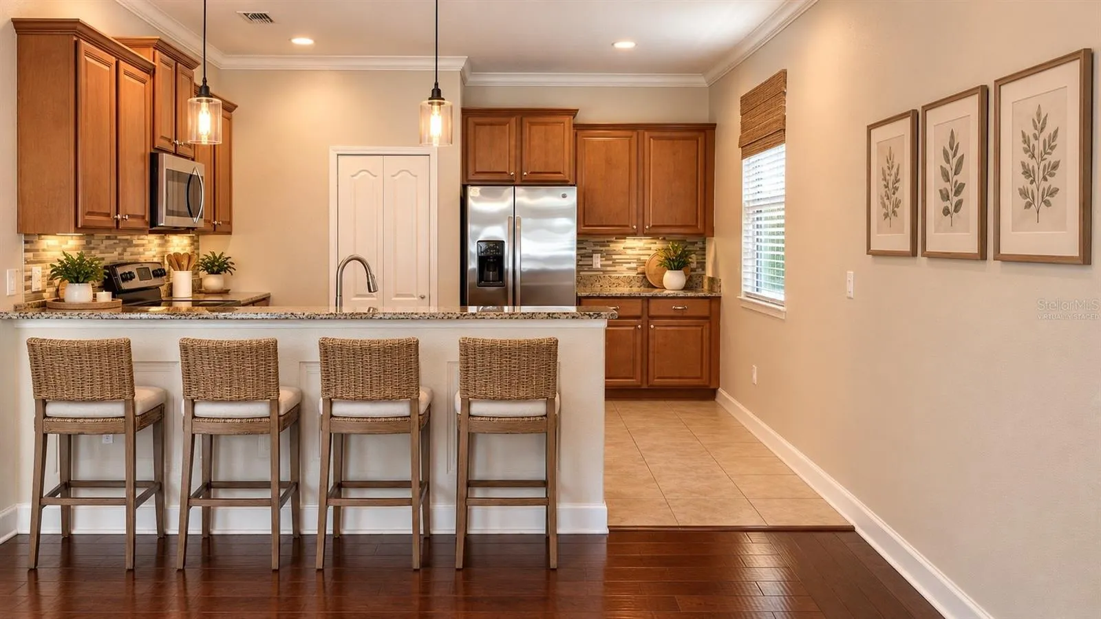VIRTUALLY STAGED KITCHEN