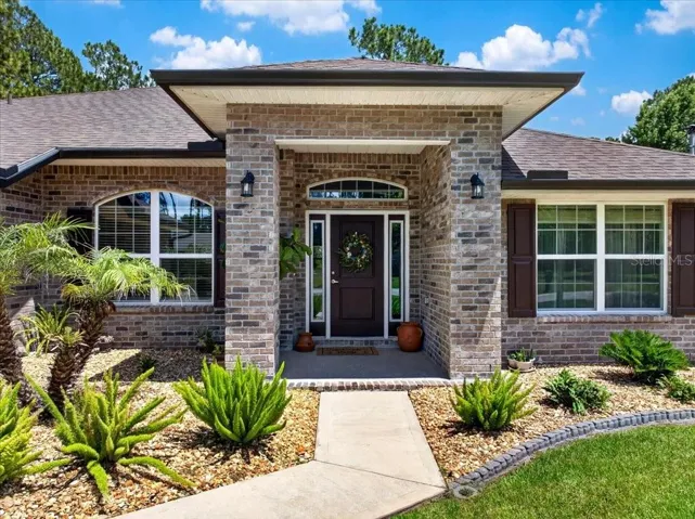 Lovely front entrance!!