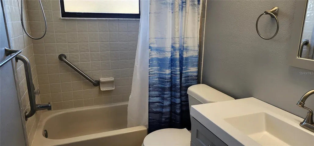 2ND BATHROOM