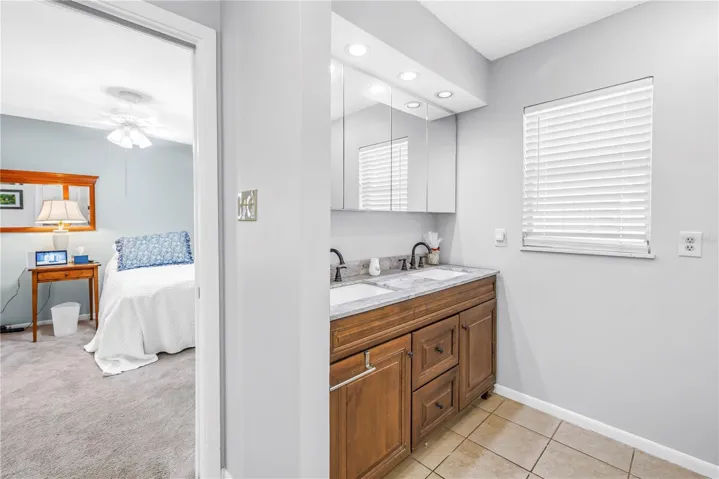 Dual primary vanities.