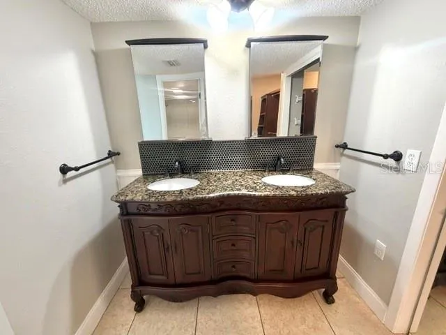 Primary bath