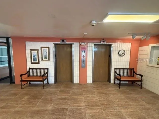 2-elevators. Key required at night.