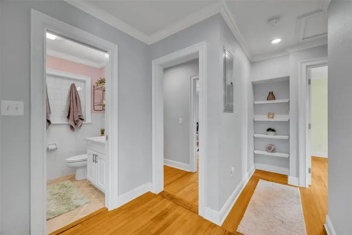 Hallway to bedrooms