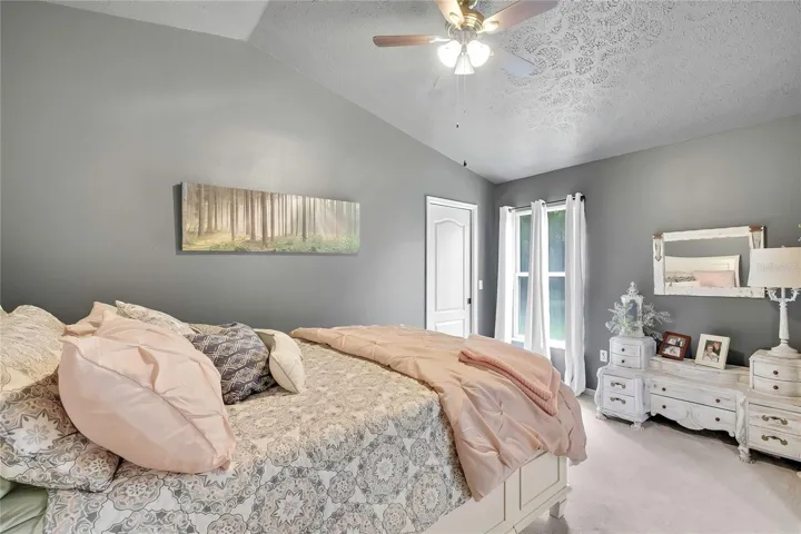 2nd bedroom on other side of shared JJ